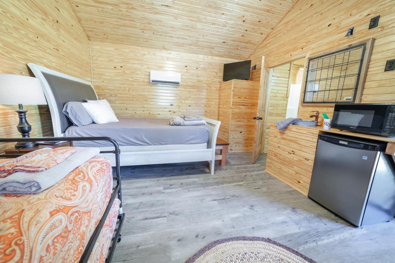 Kick Back Ranch Hotel Ramer Екстериор снимка