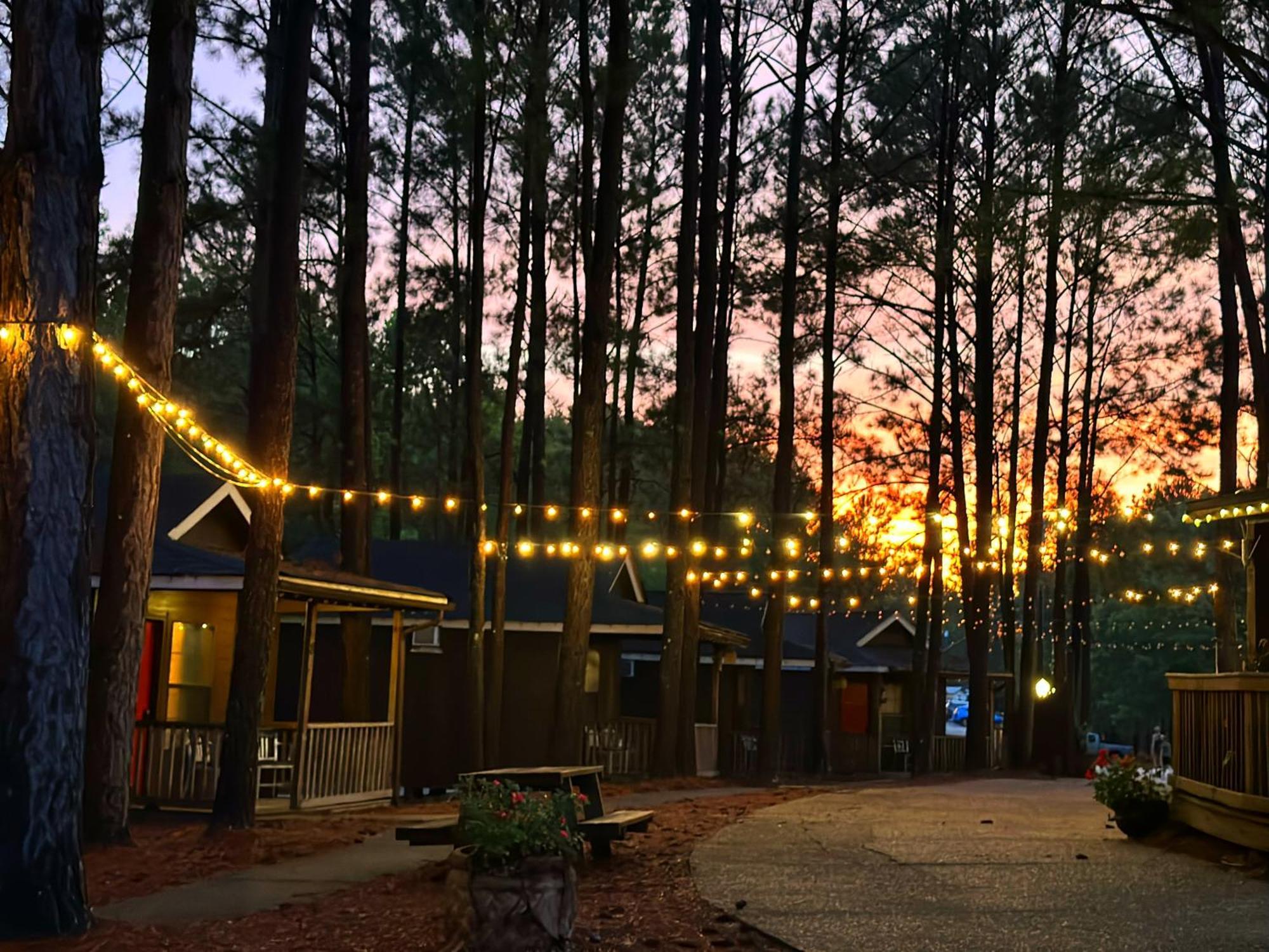 Kick Back Ranch Hotel Ramer Екстериор снимка